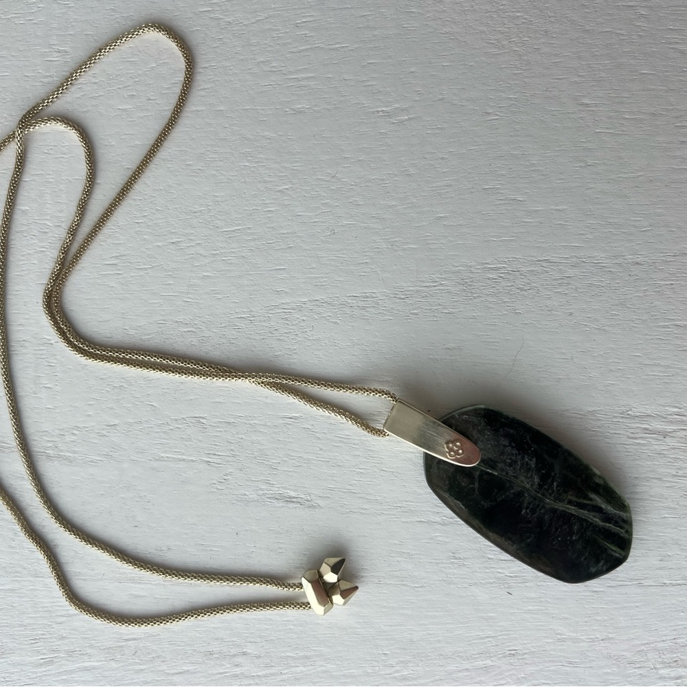 Kendra Scott long green pendant necklace